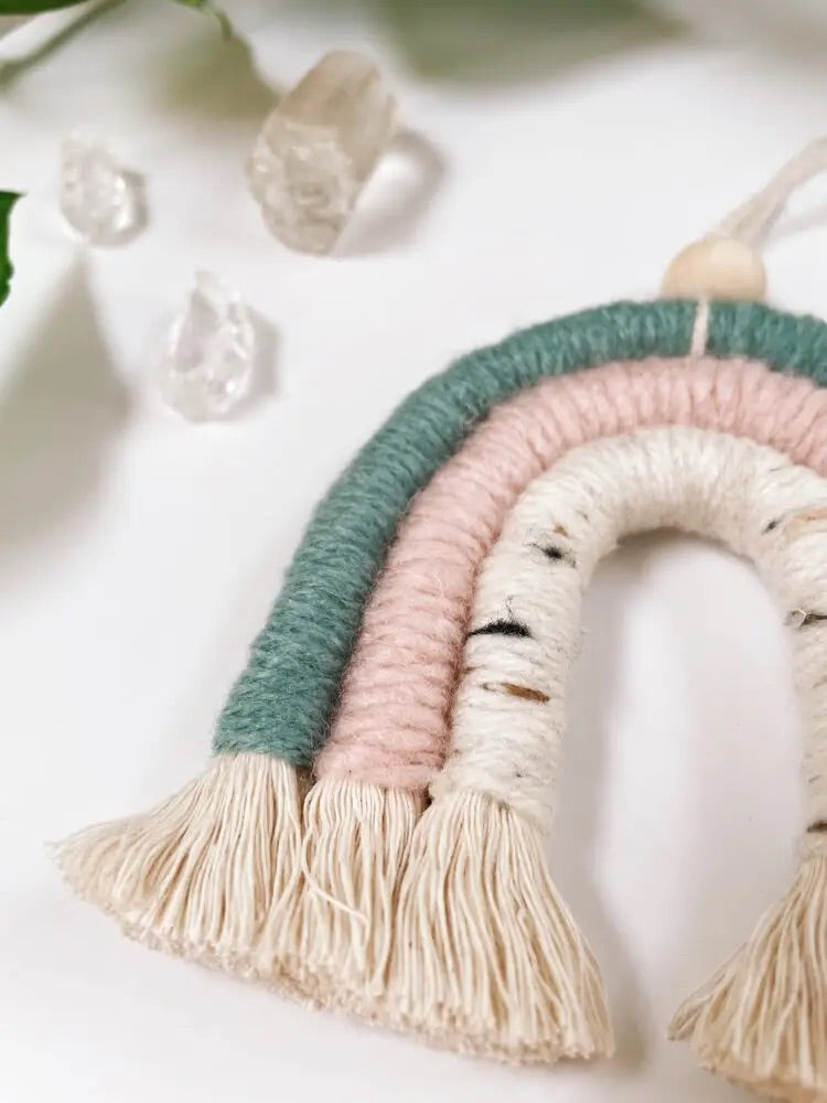 Gemma Mini Macrame Rainbow